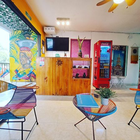 Hostel Shalom Adonai Cartagena Exterior photo