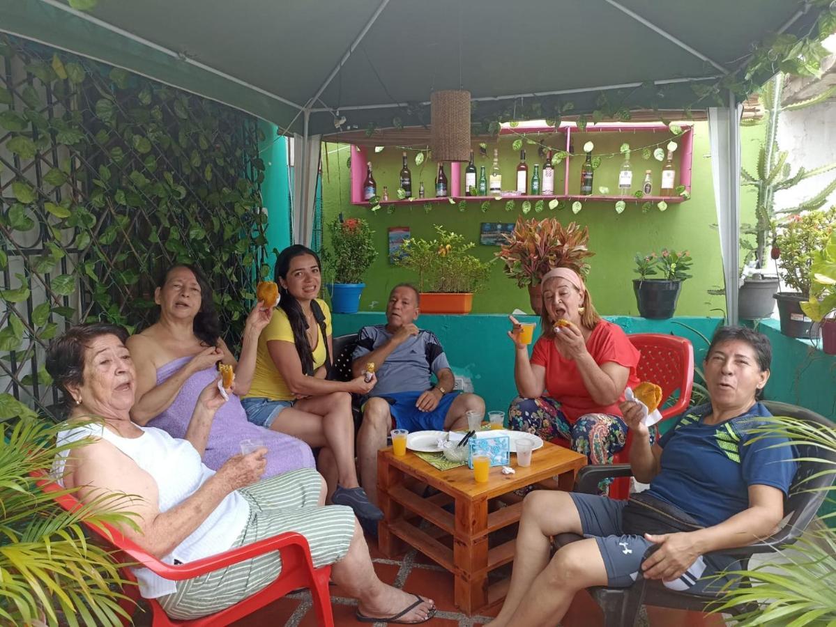 Hostel Shalom Adonai Cartagena Exterior photo