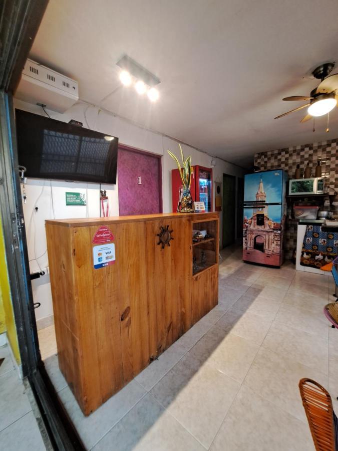 Hostel Shalom Adonai Cartagena Exterior photo