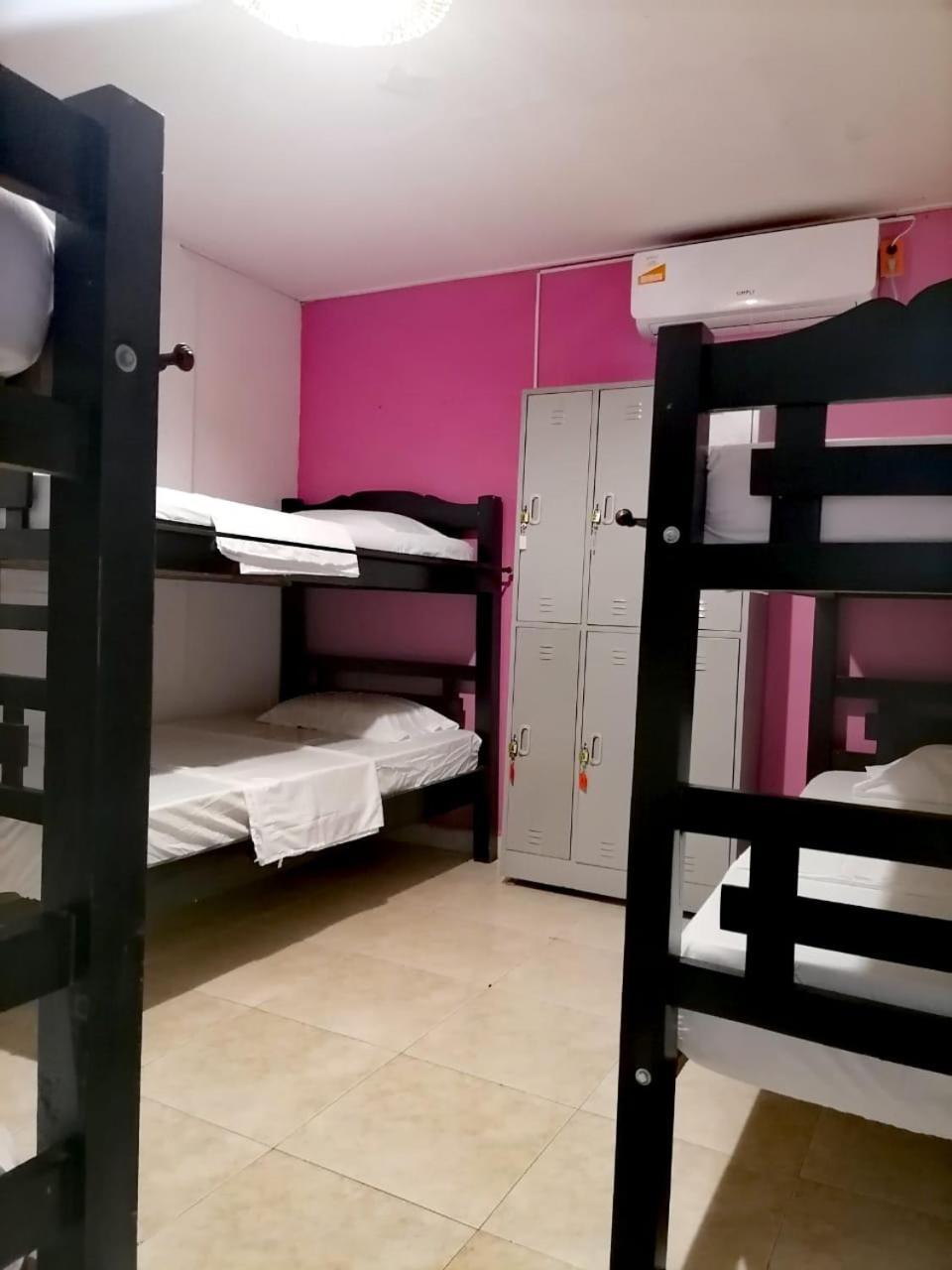 Hostel Shalom Adonai Cartagena Exterior photo
