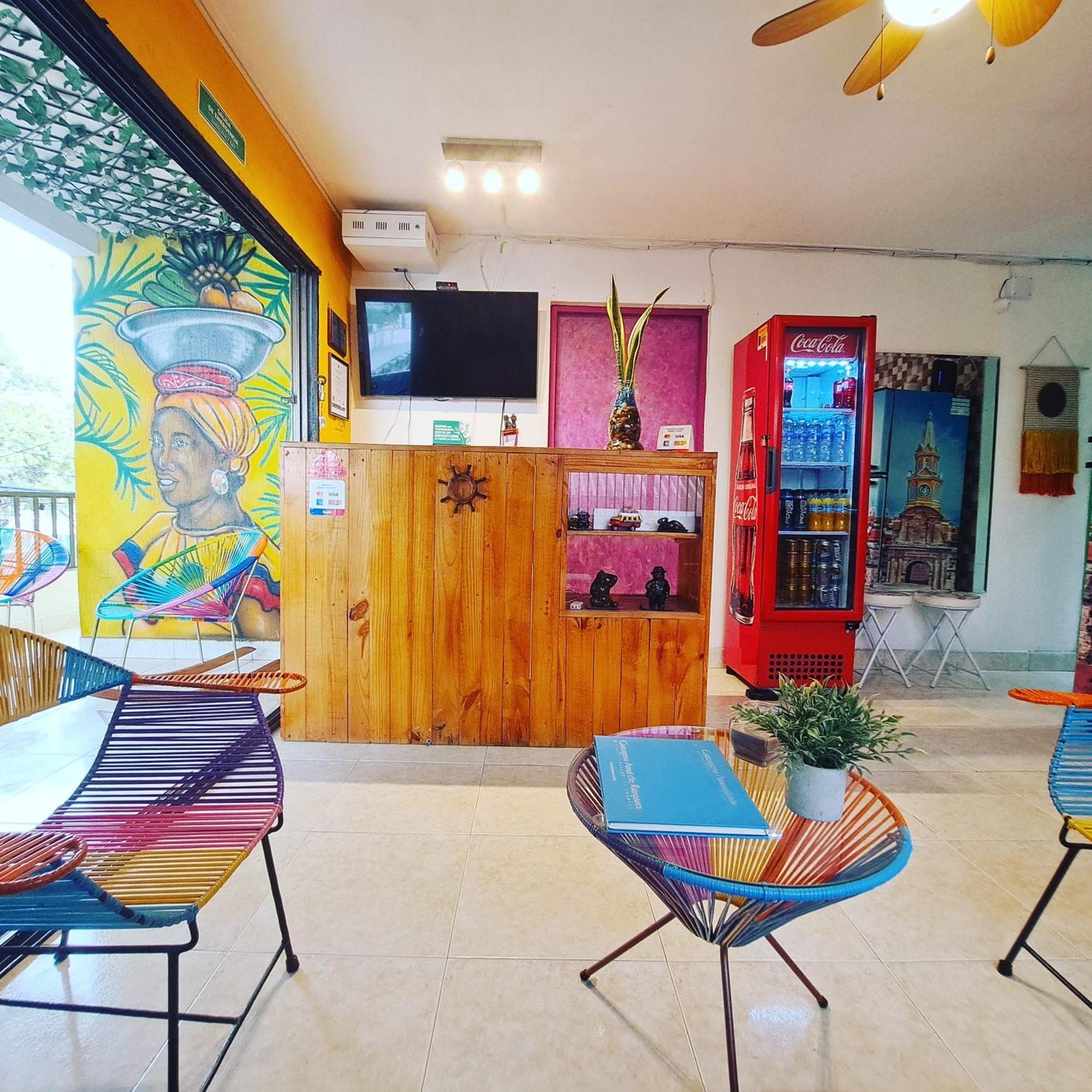 Hostel Shalom Adonai Cartagena Exterior photo