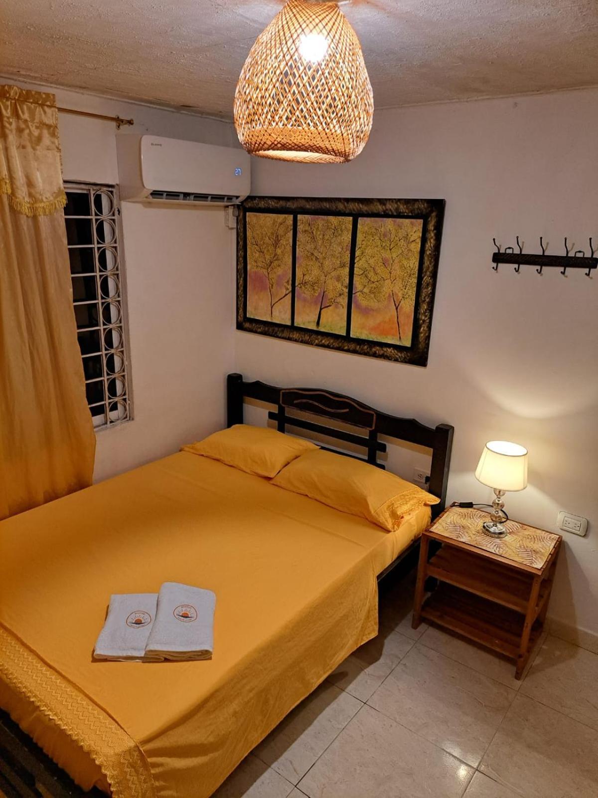 Hostel Shalom Adonai Cartagena Exterior photo