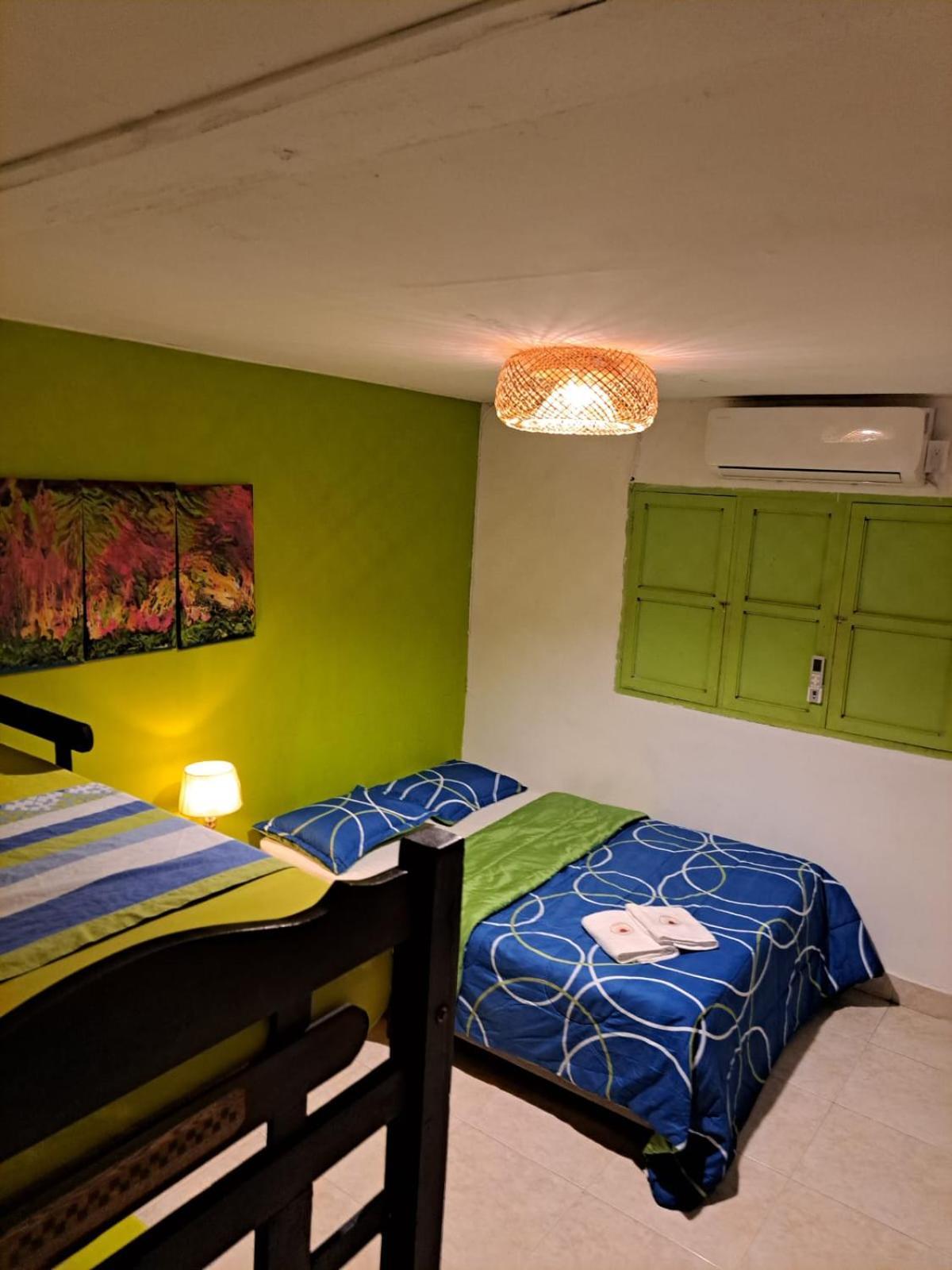 Hostel Shalom Adonai Cartagena Exterior photo