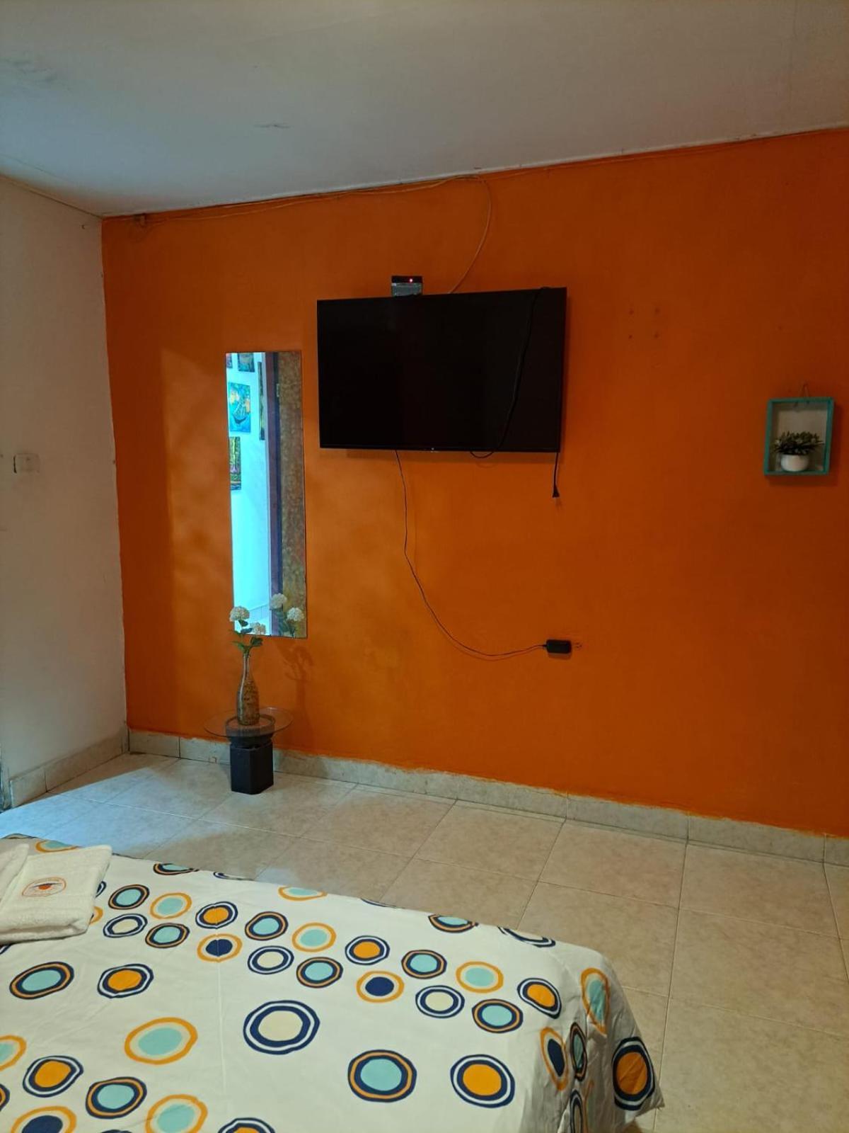 Hostel Shalom Adonai Cartagena Exterior photo