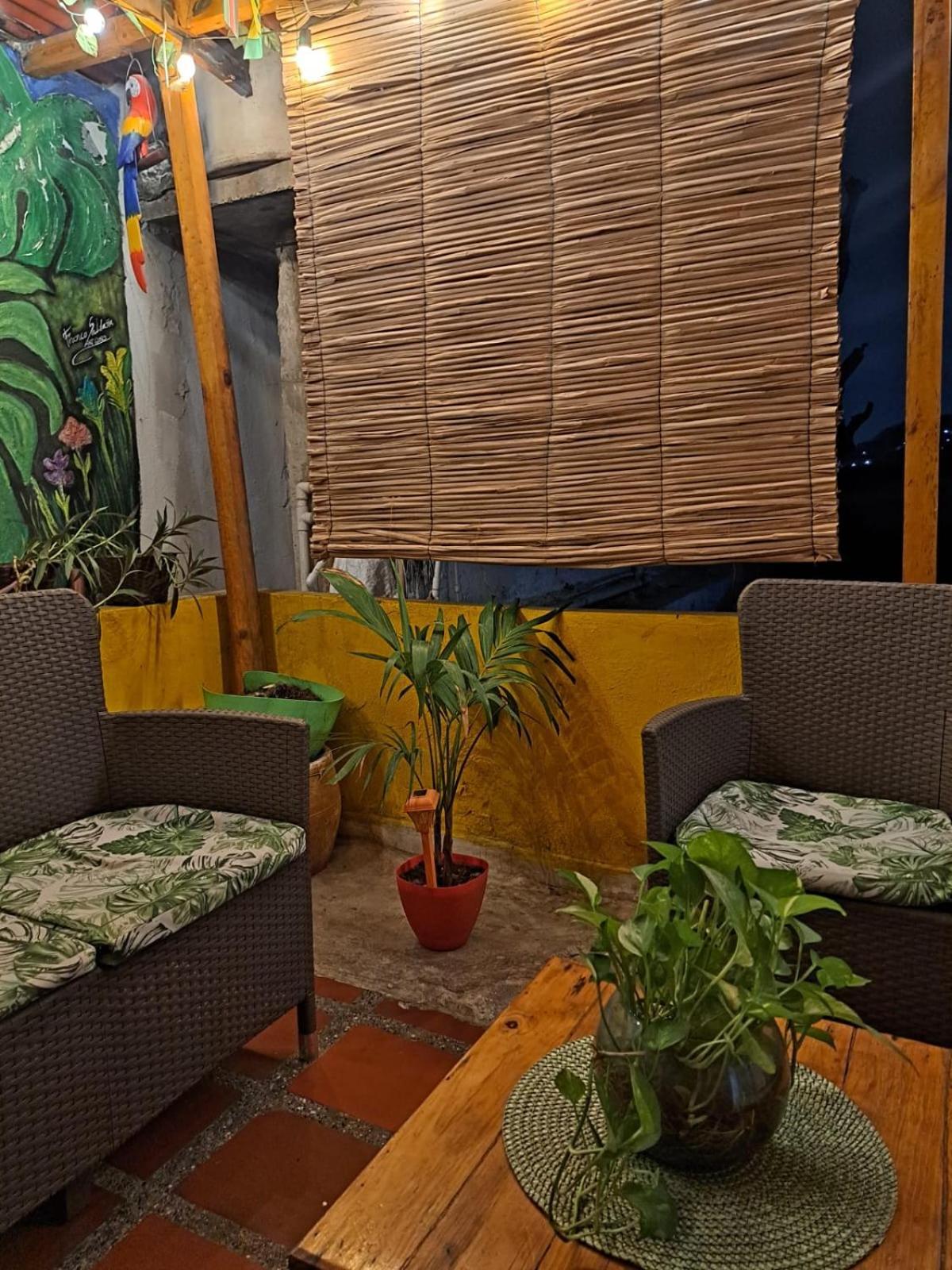 Hostel Shalom Adonai Cartagena Exterior photo