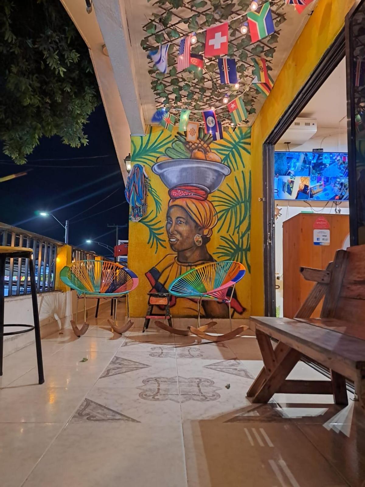 Hostel Shalom Adonai Cartagena Exterior photo