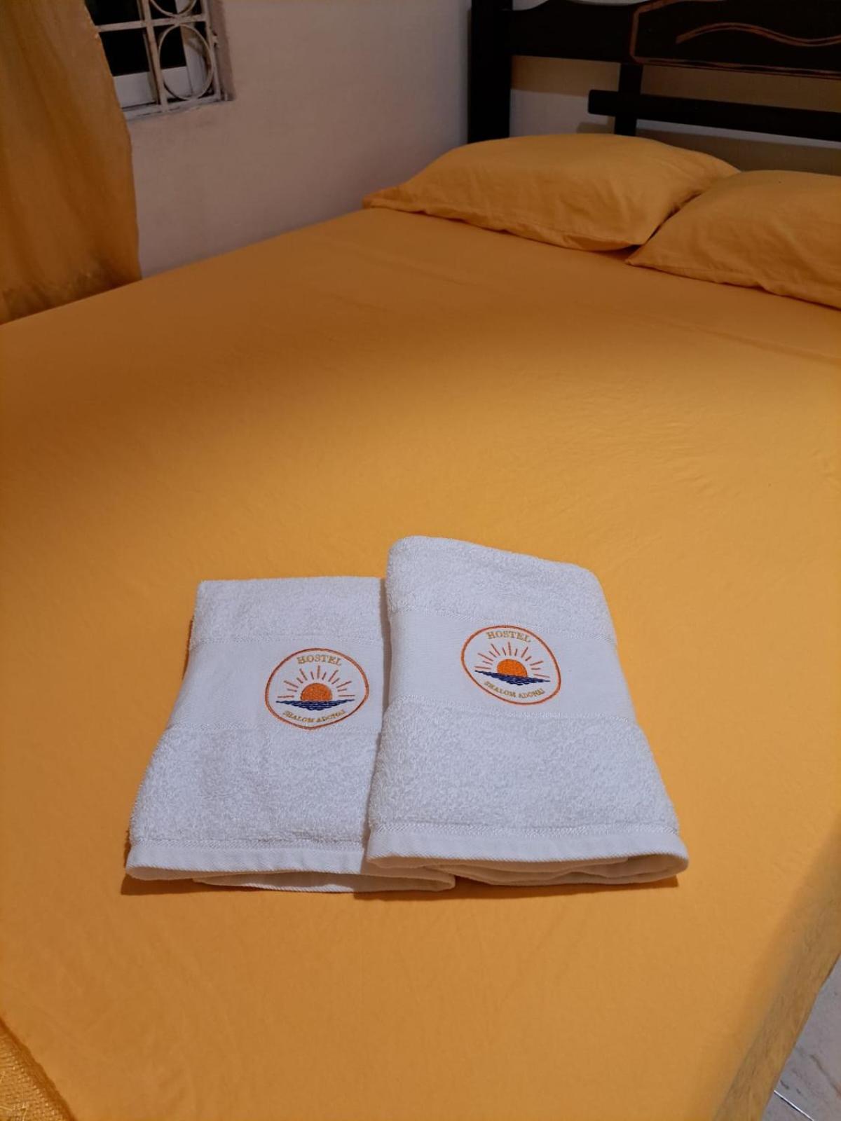 Hostel Shalom Adonai Cartagena Exterior photo