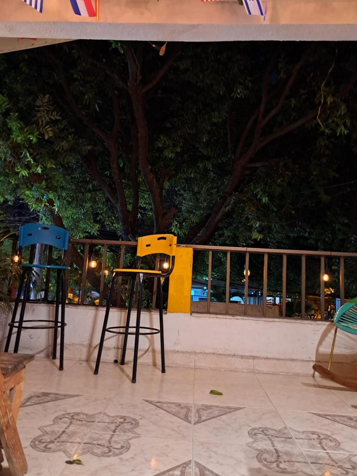 Hostel Shalom Adonai Cartagena Exterior photo