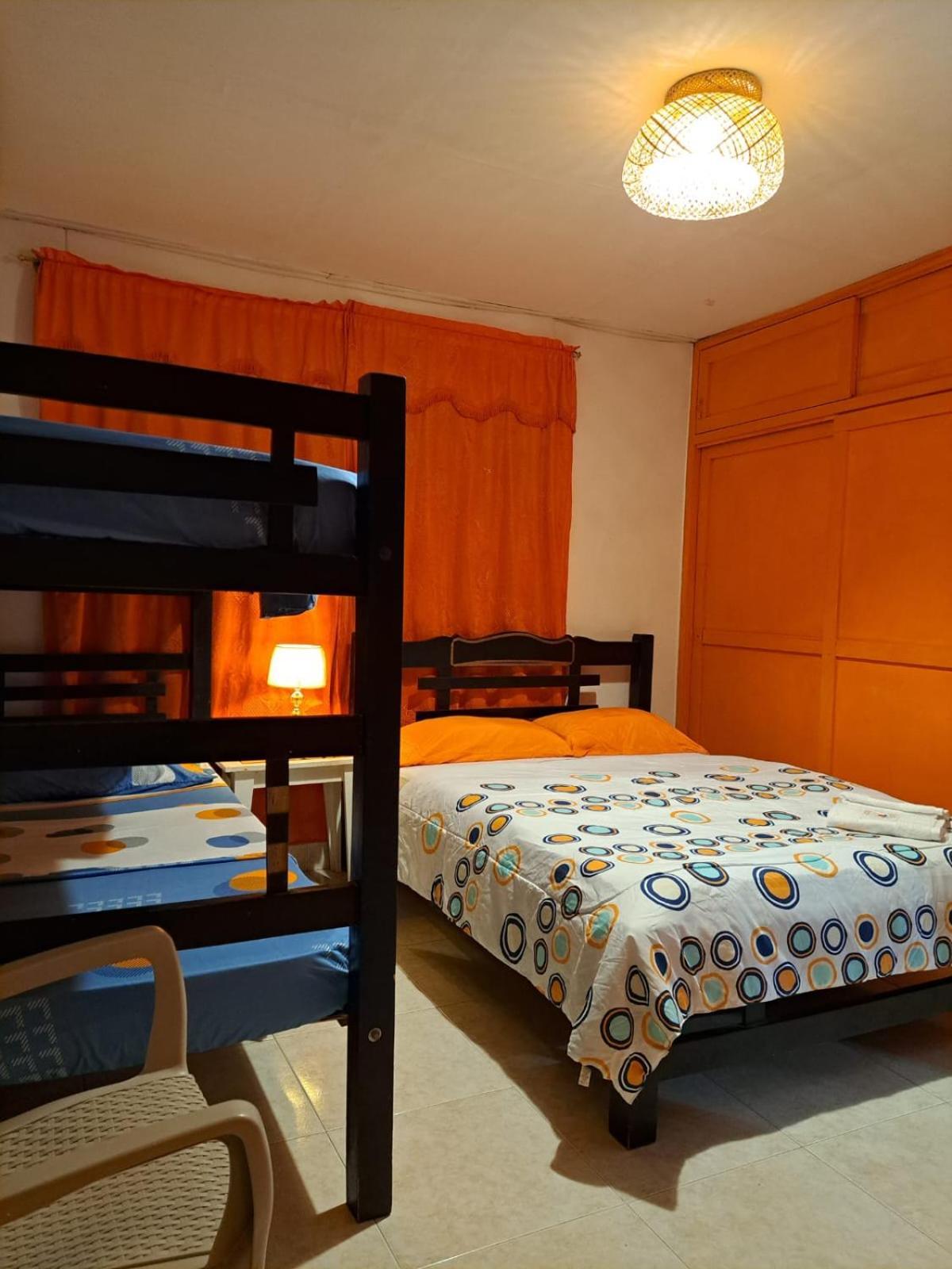 Hostel Shalom Adonai Cartagena Exterior photo